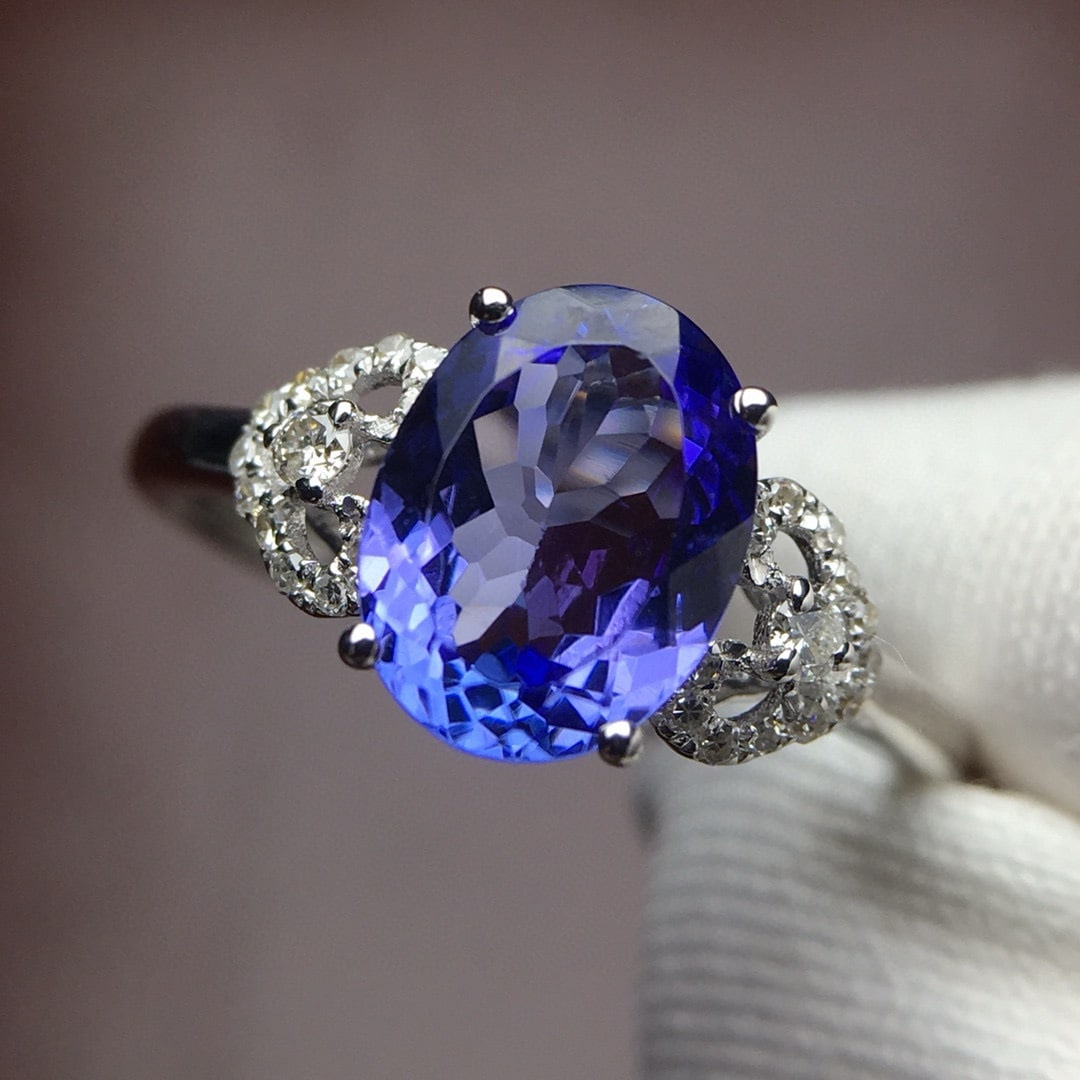 14k Gold 2.2 Ct Natural Tanzanite & Diamond Ring - 4