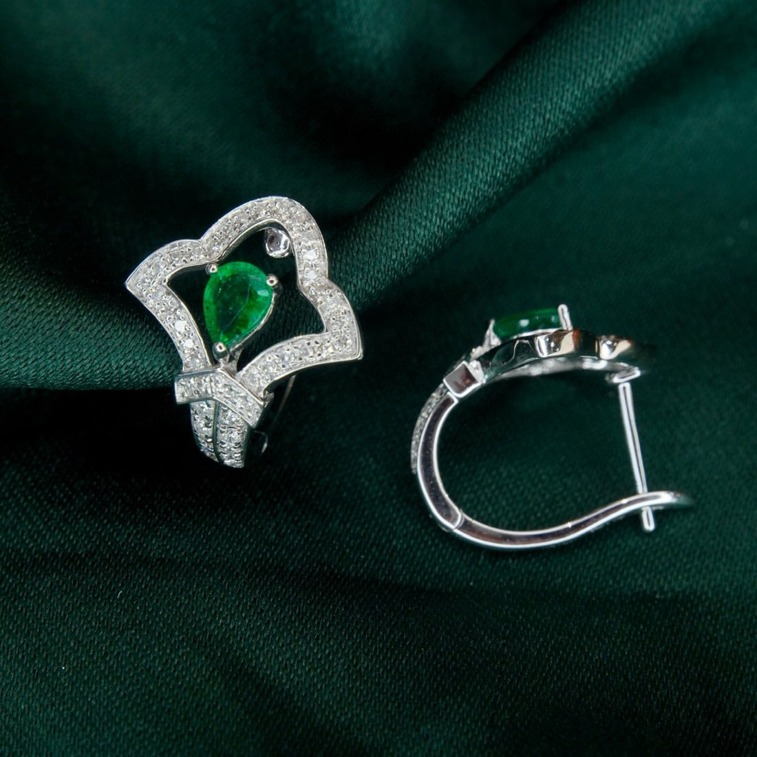 14k Gold 0.62 Ctw Vivid Green Natural Emerald & Diamond Earrings - 3