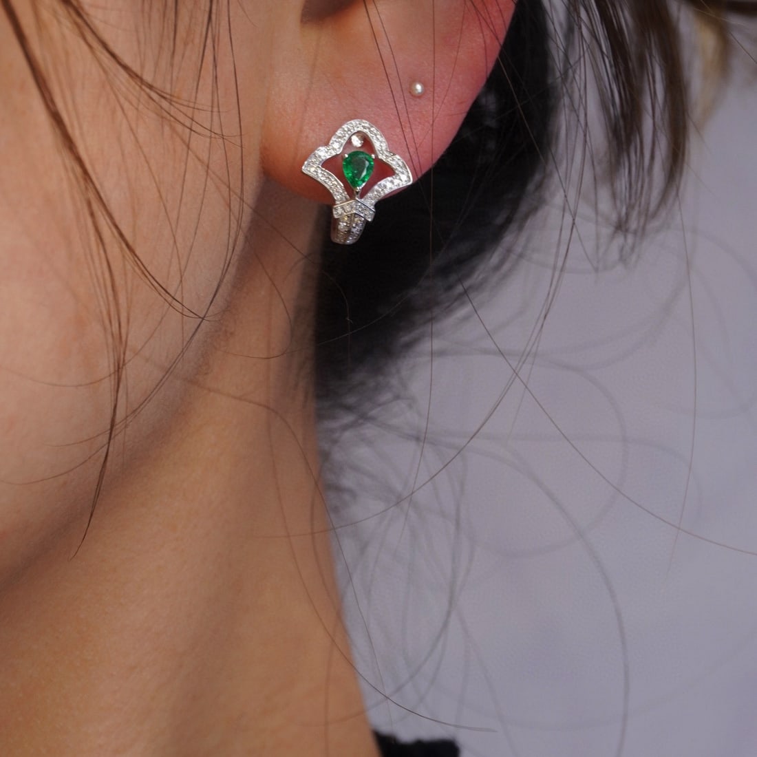 14k Gold 0.62 Ctw Vivid Green Natural Emerald & Diamond Earrings - 7