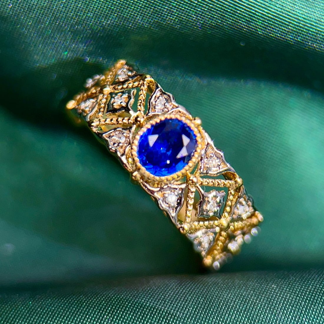 14k Gold 0.89 Ctw Natural Sapphire & Diamond Ring: Ref:230975152 // gold content:14k gold // ring size:7. 25us // // main gemstone:sapphire // shape:oval // carat weight:0. 8ct // color:royal blue // treatment:natural // // adjacent gemstone 2 :