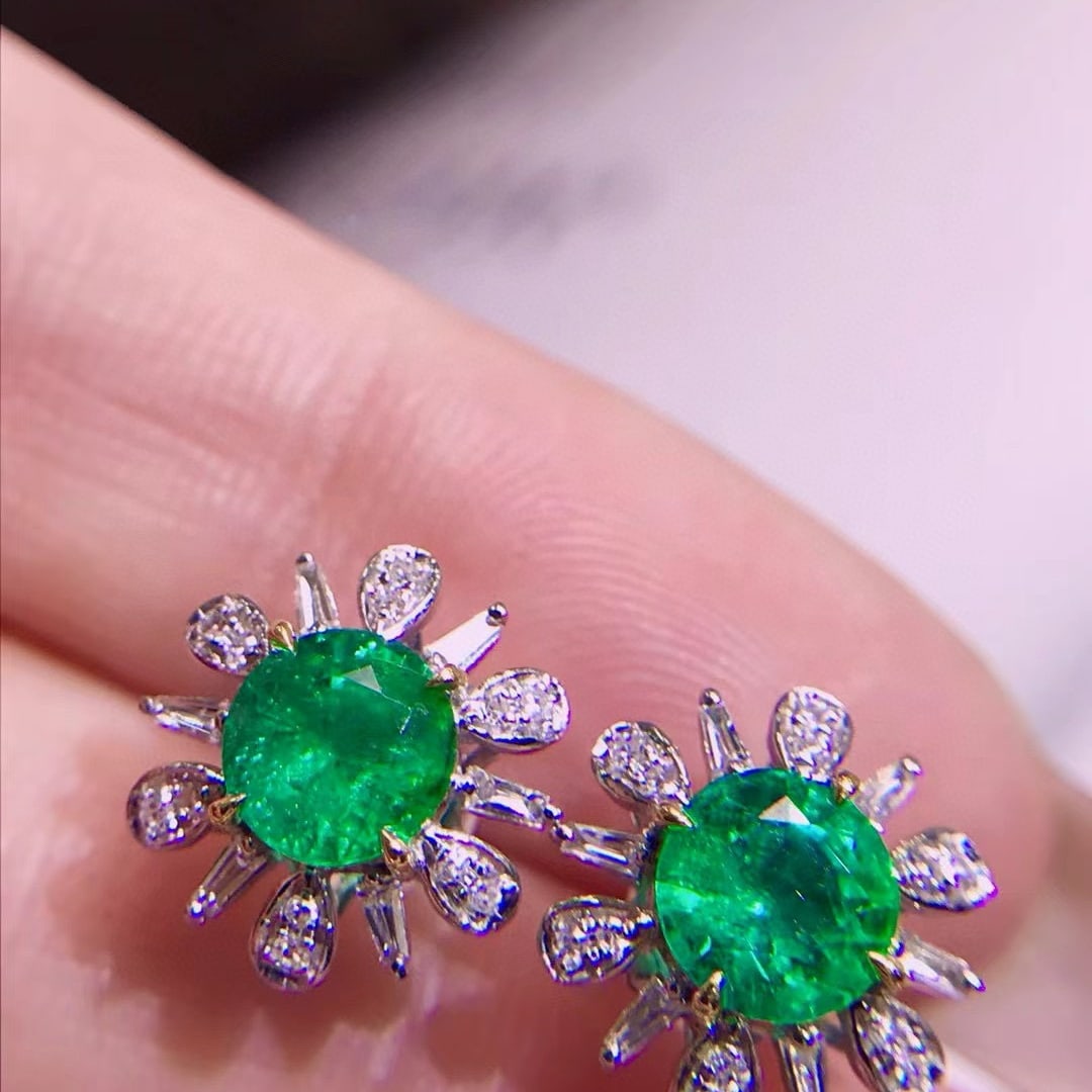 14k Gold 1.6 Ct Vivid Green Natural Emerald & Diamond Earrings - 3