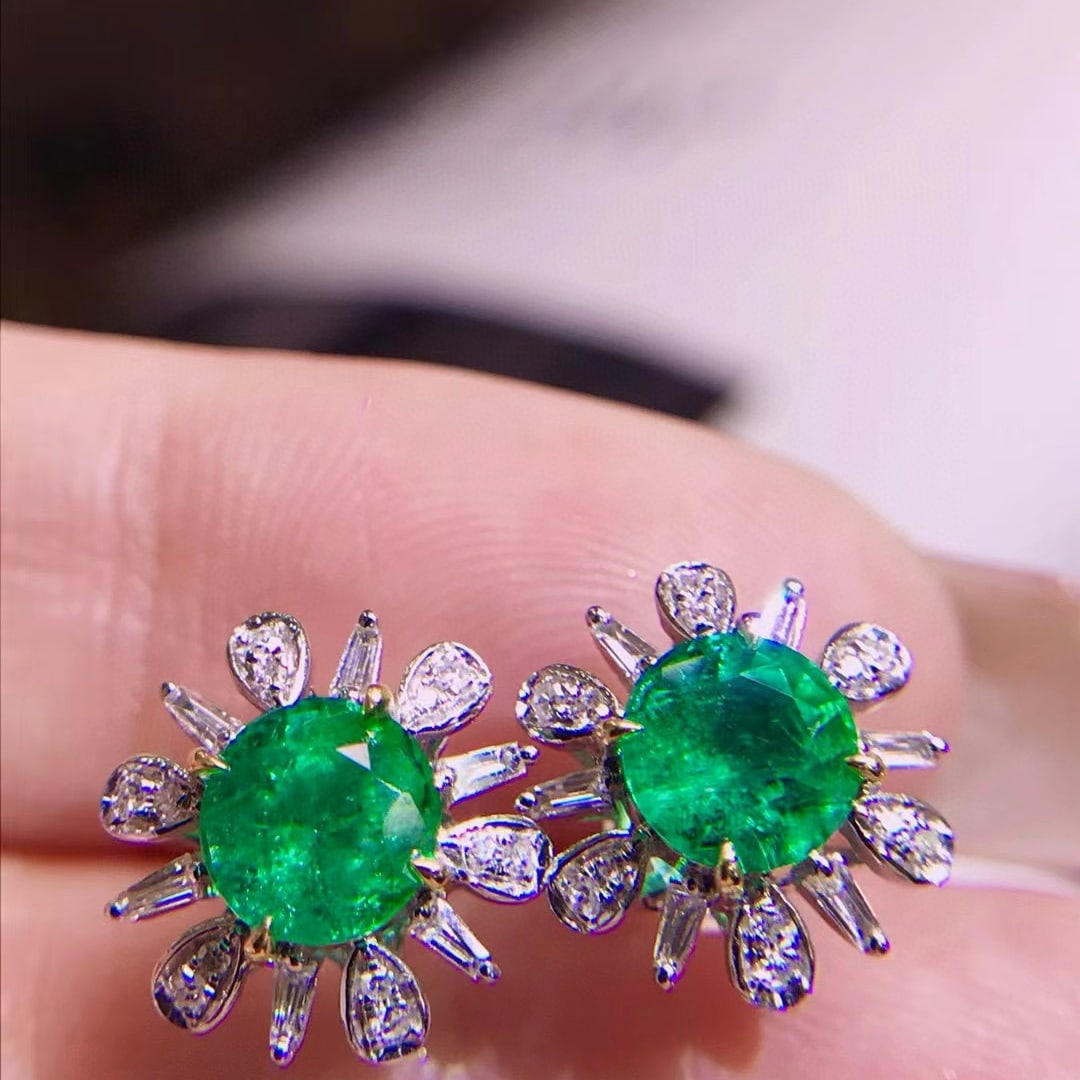14k Gold 1.6 Ct Vivid Green Natural Emerald & Diamond Earrings - 4
