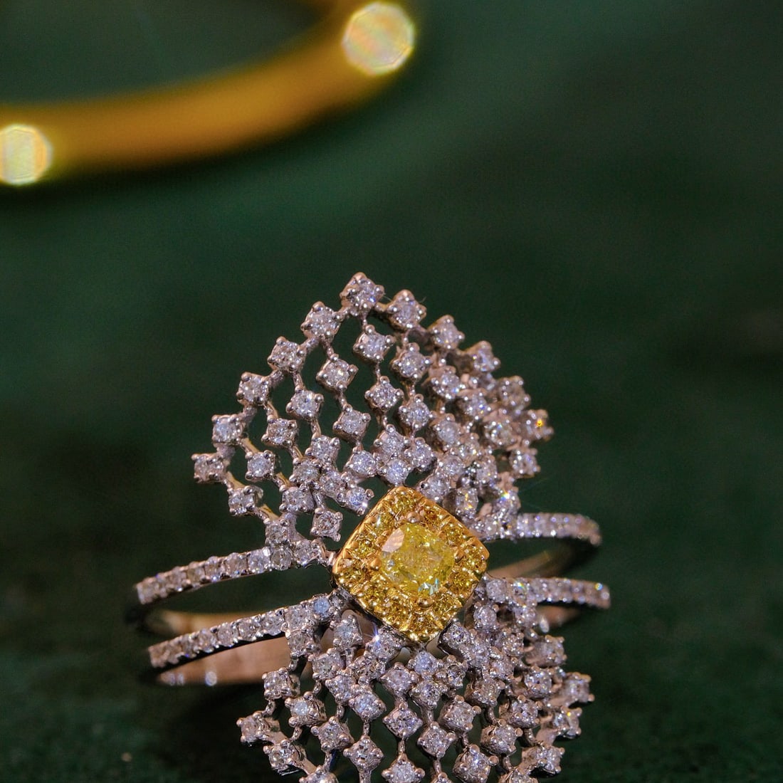 14k Gold 0.85 Ct Natural Color Diamond Ring: Ref:230975167 // gold content:14k gold // ring size:7. 25us // // main gemstone:diamond // shape:multiply // carat weight:0. 85ct // clarity grade:vs-si // color:color // treatment:natural //