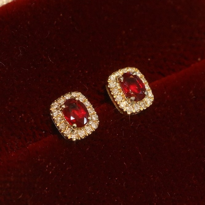 14k Gold 0.55 Ctw Vivid Red Natural Ruby & Diamond Earrings: Ref:230975223 // gold content:14k gold // main gemstone:ruby // shape:oval // carat weight:0. 45ct // color:vivid red // treatment:natural // // adjacent gemstone 2 : diamond // shape:round //