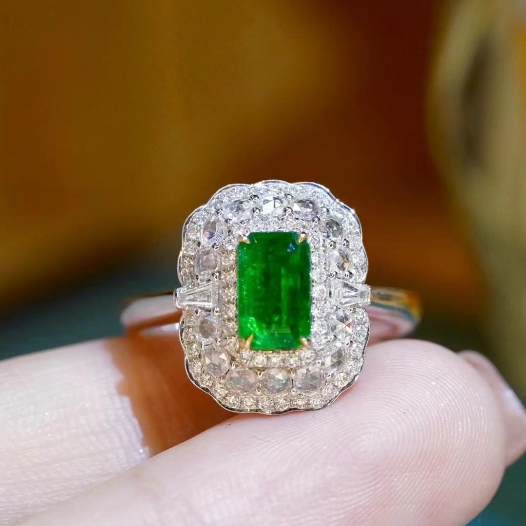 14k Gold 0.6 Ct Vivid Green Natural Emerald & Diamond Ring: Ref:230975249 // gold content:14k gold // ring size:7. 25us // // main gemstone:emerald // shape:octagonal // carat weight:0. 6ct // color:vivid green // treatment:natural // // adjacent gemstone