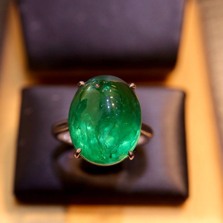 14k Gold 13.1 Ct Natural Emerald Ring (1 of 7)