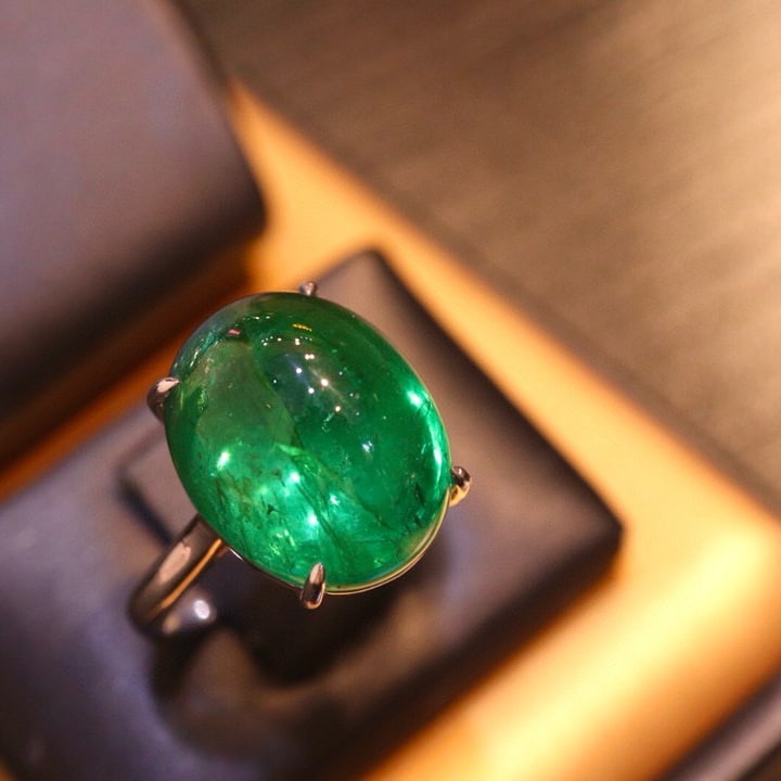 14k Gold 13.1 Ct Natural Emerald Ring - 2