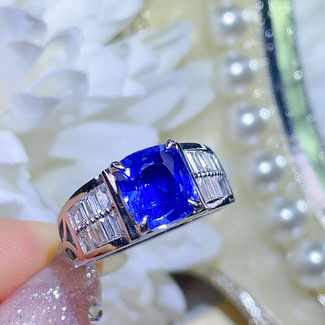 14k Gold 2.9 Ct Natural Sapphire & Diamond Ring: Ref:230975256 // gold content:14k gold // ring size:7. 25us // // main gemstone:sapphire // shape:cushion // carat weight:2. 9ct // color:blue // treatment:natural // // adjacent gemstone 2 :