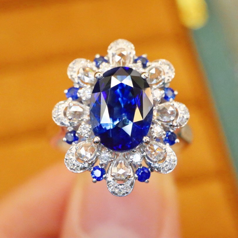 14k Gold 2.89 Ctw Natural Sapphire & Diamond Ring: Ref:230976004 // gold content:14k gold // ring size:7. 25us // // main gemstone:sapphire // shape:oval // carat weight:2. 55ct // color:royal blue // treatment:natural // // adjacent gemstone 2 :