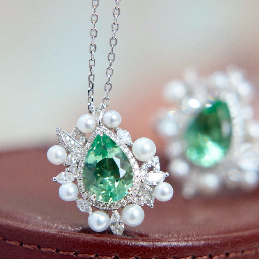 14k Gold 2.34 Ctw Natural Tourmaline & Diamond Ring/pendant( Without Chain ): Ref:230976011 // gold content:14k gold // ring size:7. 25us // // main gemstone:tourmaline // shape:pear // carat weight:1. 82ct // color:green // treatment:natural // // adjacent gemstone 2 :