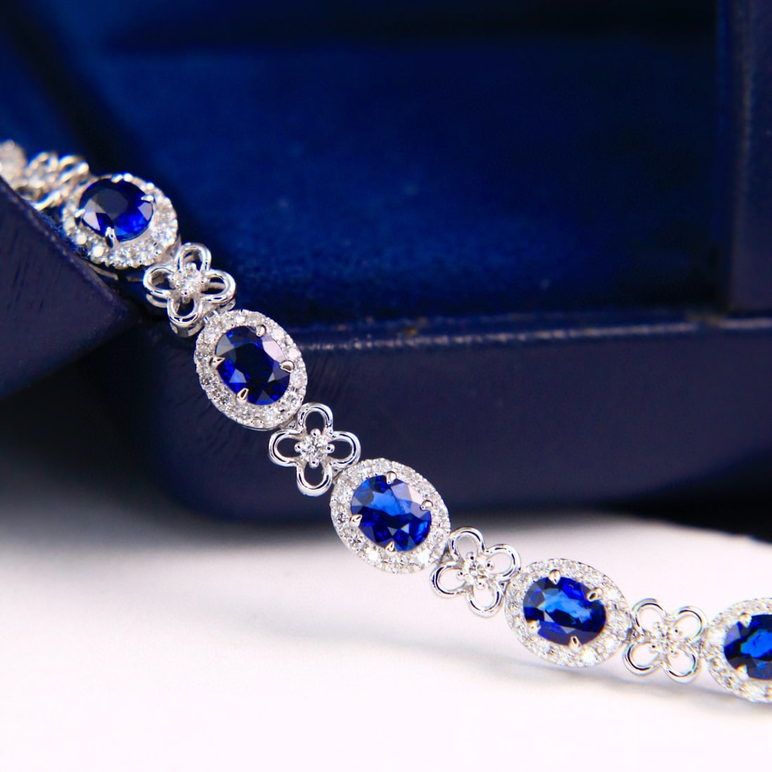14k Gold 5.98 Ctw Natural Sapphire & Diamond Bracelet - 4