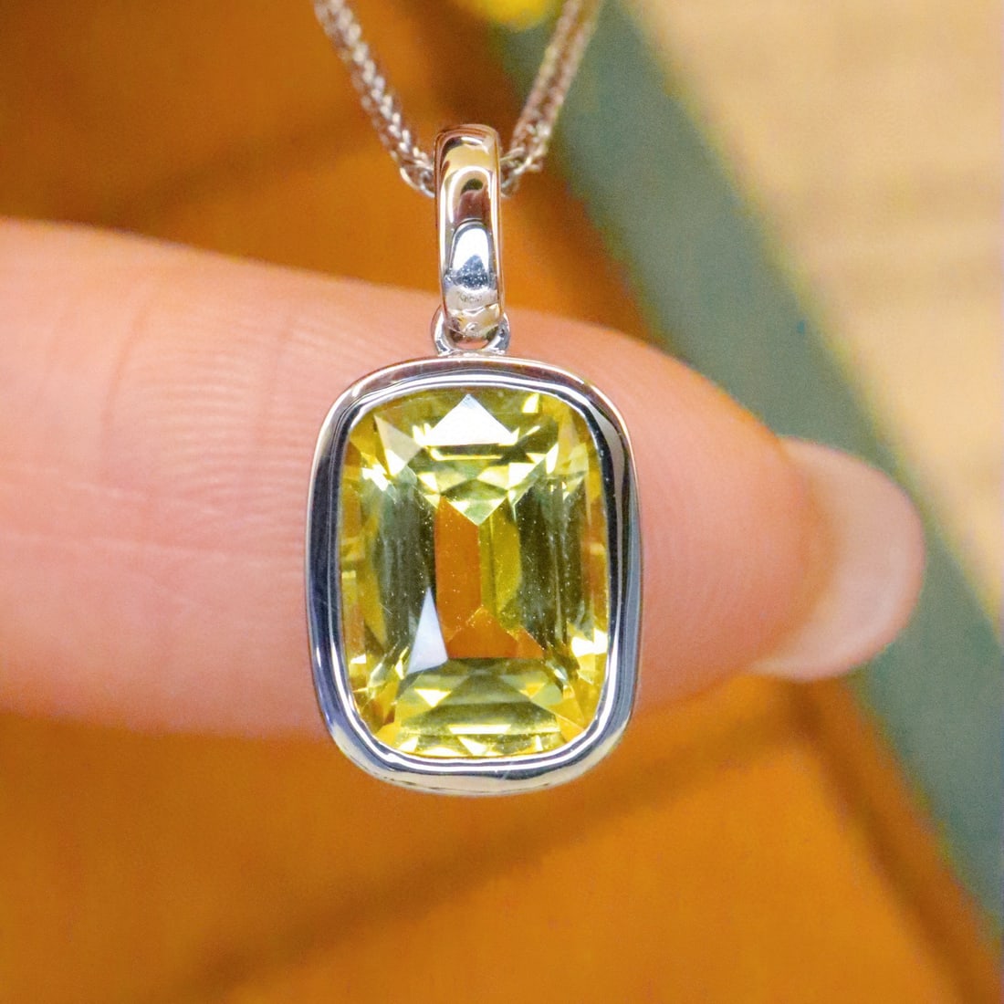 14k Gold 1.78 Ct Natural Chrysoberyl Pendant( Without Chain ): Ref:230976054 // gold content:14k gold // main gemstone:chrysoberyl // shape:cushion // carat weight:1. 78ct // color:yellow // treatment:natural // High Estimate: 4300Condition: NewLow Estimate: