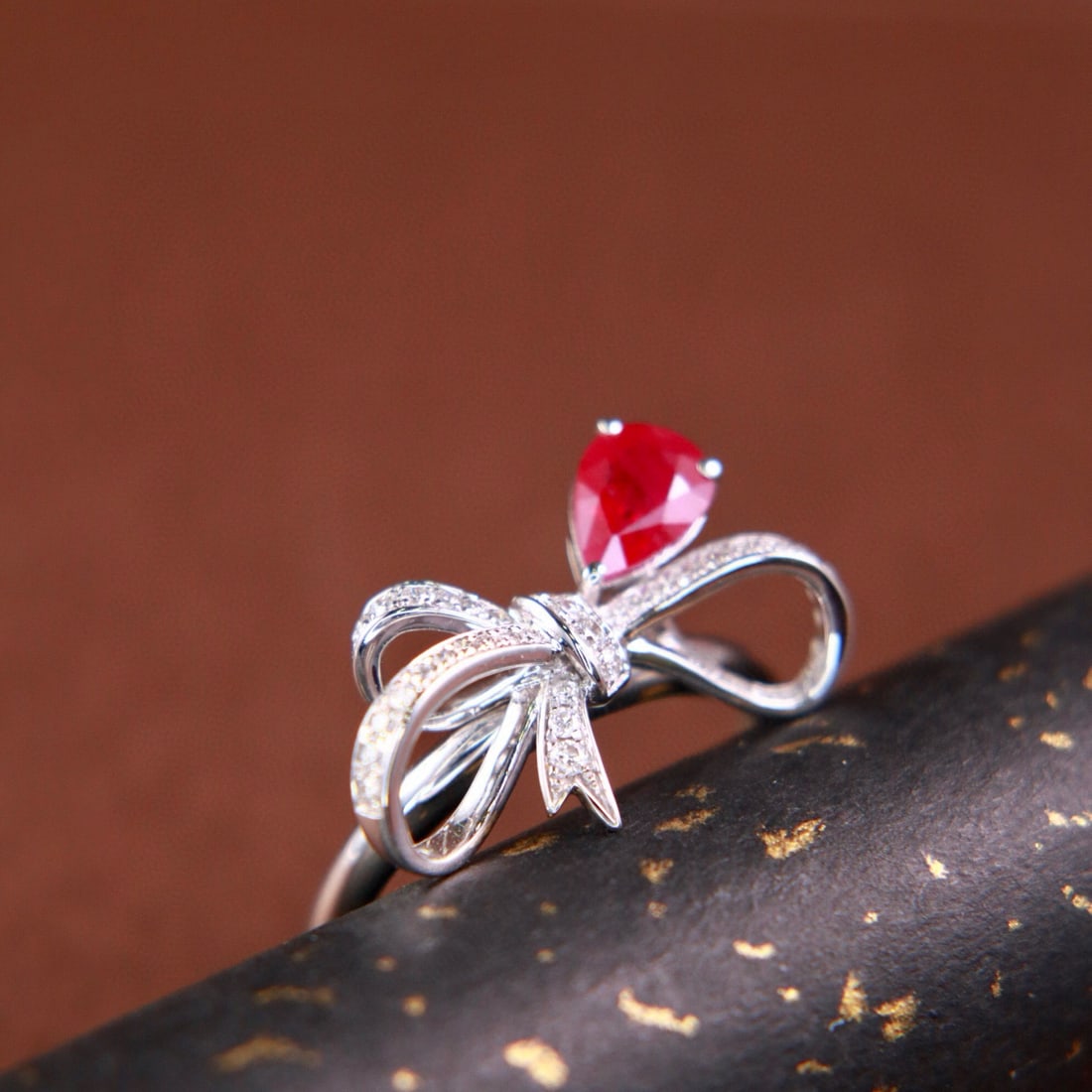 14k Gold 0.96 Ctw Natural Ruby & Diamond Ring - 3