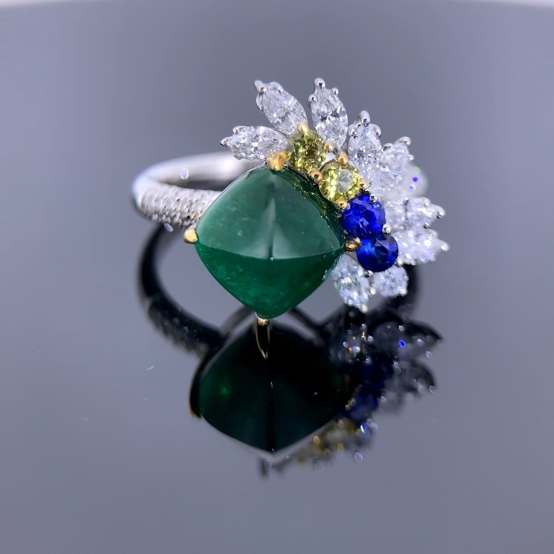 14k Gold 4.87 Ctw Natural Emerald & Diamond Ring: Ref:230976068 // gold content:14k gold // ring size:7. 25us // // main gemstone:emerald // shape:suger-loaf // carat weight:3. 65ct // color:green // treatment:natural // // adjacent gemstone 2 :