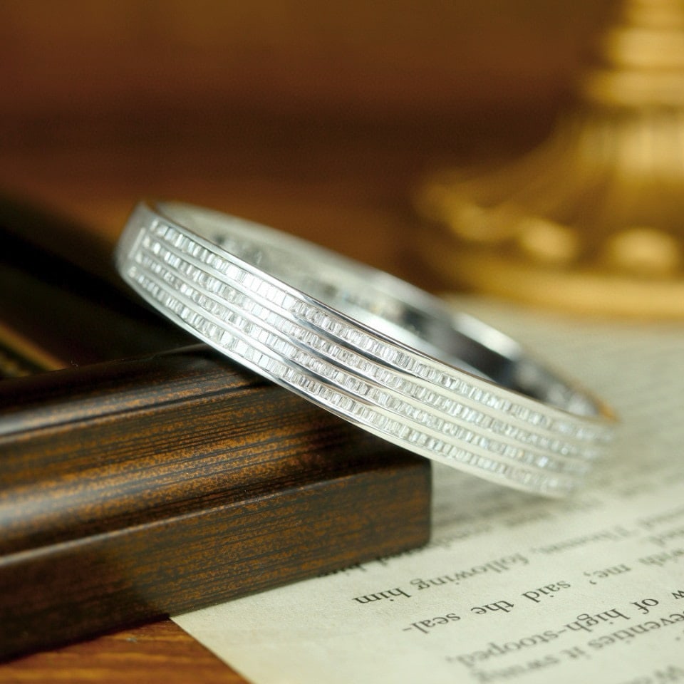 14k Gold 3.5 Ct Natural H Diamond Bangle: Ref:230976074 // gold content:14k gold // main gemstone:diamond // shape:baguette // carat weight:3. 5ct // clarity grade:vs-si // color:h // treatment:natural // Condition: NewLow Estimate: