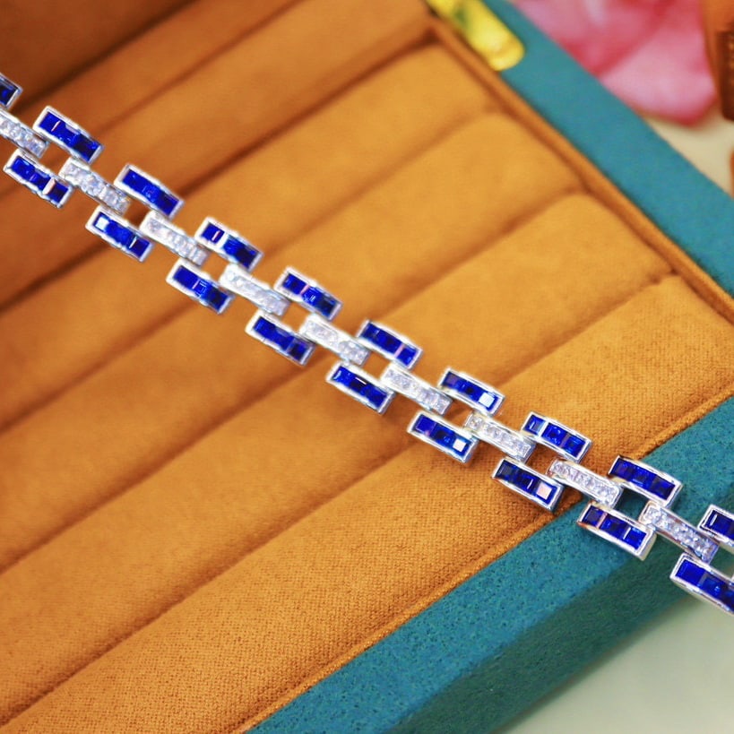 14k Gold 14.0 Ctw Natural Sapphire & Sapphire Bracelet: Ref:230976083 // gold content:14k gold // main gemstone:sapphire // shape:square // carat weight:11. 3ct // color:royal blue // treatment:natural // // adjacent gemstone 2 : sapphire // number of