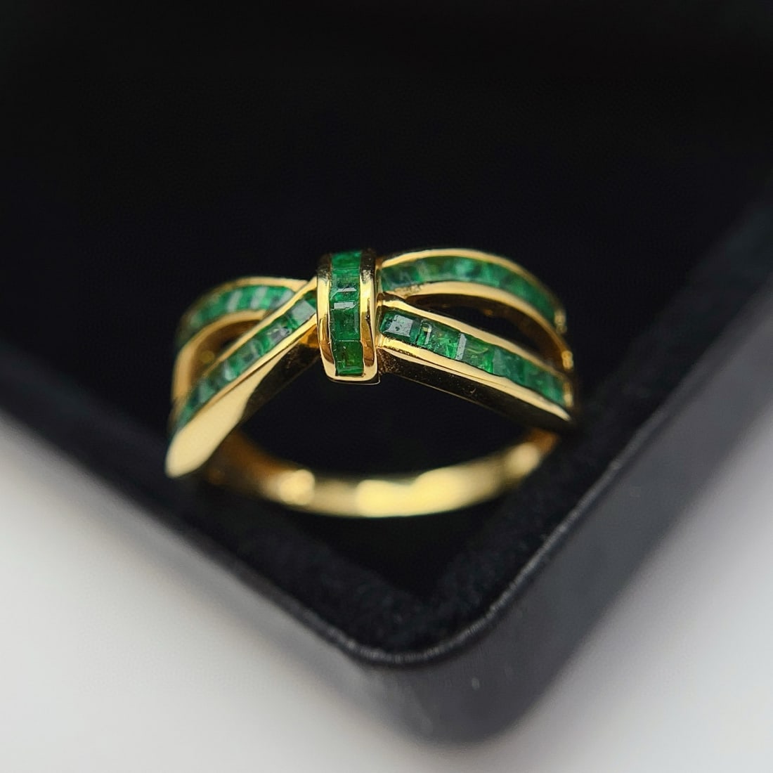 14k Gold 1.60 Ct Natural Emerald Ring: Ref:230976102 // gold content:14k gold // ring size:7. 25us // // main gemstone:emerald // shape:square // carat weight:1. 60ct // color:green // treatment:natural // Low Estimate: 2400Condition: