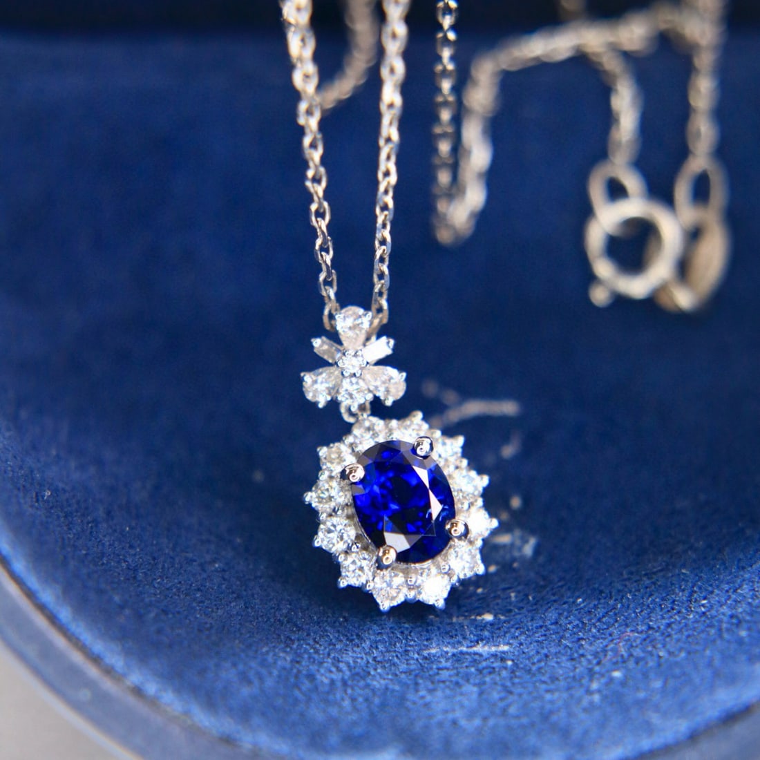 14k Gold 1.54 Ctw Natural Sapphire & Diamond Pendant( Without Chain ): Ref:230976107 // gold content:14k gold // main gemstone:sapphire // shape:oval // carat weight:1. 18ct // color:royal blue // treatment:natural // // adjacent gemstone 2 : diamond // shape:multiply