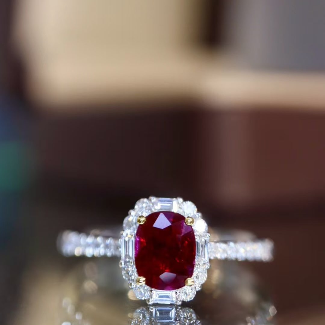 14k Gold 1.09 Ctw Vivid Red Natural Ruby & Diamond Ring: Ref:230976108 // gold content:14k gold // ring size:7. 25us // // main gemstone:ruby // shape:oval // carat weight:0. 84ct // color:vivid red // treatment:natural // // adjacent gemstone 2 :