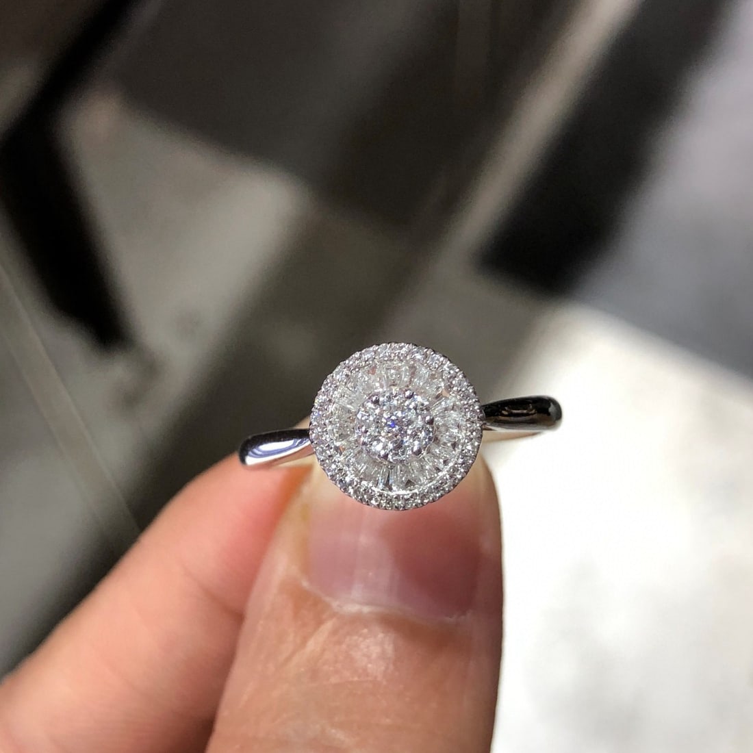 14k Gold 0.50 Ct Natural H Diamond Ring: Ref:230976142 // gold content:14k gold // ring size:7. 25us // // main gemstone:diamond // shape:multiply // carat weight:0. 50ct // clarity grade:vs-si // color:h // treatment:natural // Condition: