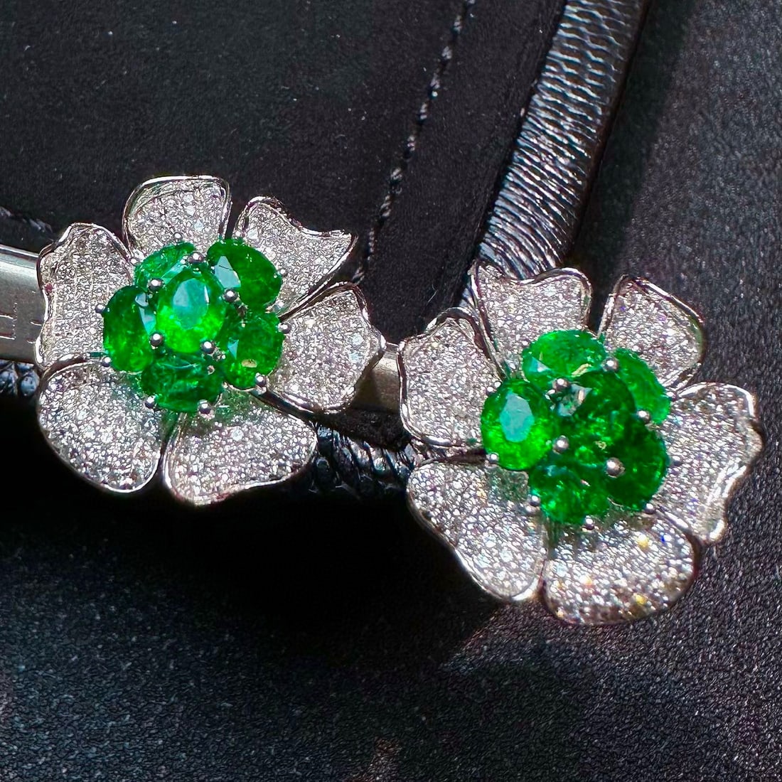 14k Gold 4.66 Ctw Vivid Green Natural Emerald & Diamond & Flowers Earrings - 2