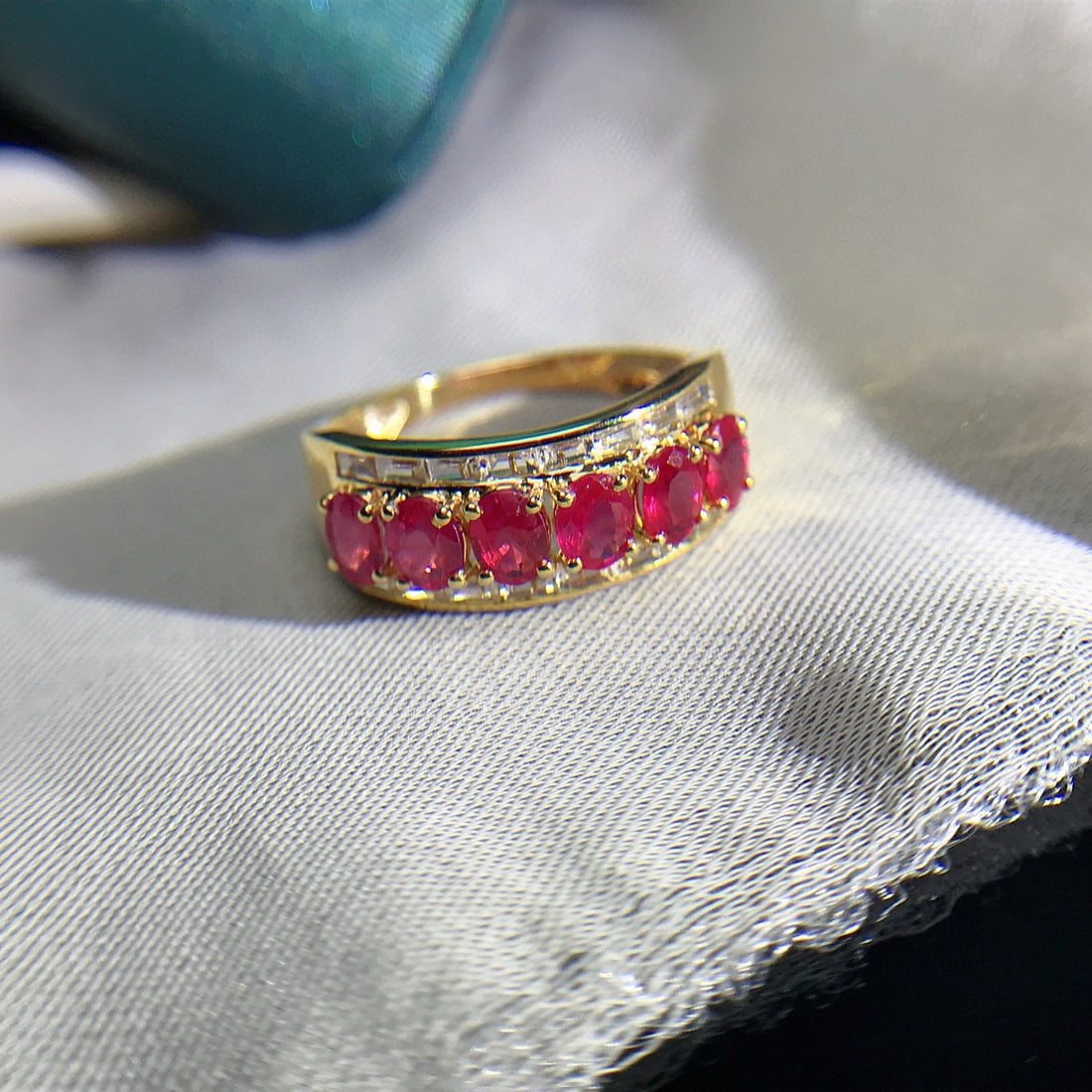 14k Gold 1.80 Ct Natural Ruby & Diamond Ring: Ref:230976185 // gold content:14k gold // ring size:7. 25us // // main gemstone:ruby // shape:oval // carat weight:1. 80ct // color:red // treatment:natural // // adjacent gemstone 2 : diamond //
