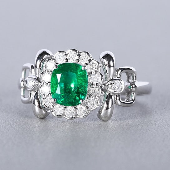 14k Gold 1.02 Ctw Vivid Green Natural Emerald & Diamond Ring: Ref:230976192 // gold content:14k gold // ring size:7. 25us // // main gemstone:emerald // shape:cushion // carat weight:0. 78ct // color:vivid green // treatment:natural // // adjacent gemstone 2