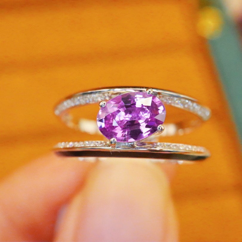 14k Gold 0.94 Ctw Natural Sapphire & Diamond Ring: Ref:230976220 // gold content:14k gold // ring size:7. 25us // // main gemstone:sapphire // shape:oval // carat weight:0. 82ct // color:purple // treatment:natural // // adjacent gemstone 2 :