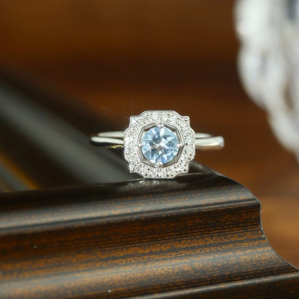 14k Gold 0.55 Ctw Natural Aquamarine & Diamond Ring: Ref:230976231 // gold content:14k gold // ring size:7. 25us // // main gemstone:aquamarine // shape:round // carat weight:0. 15ct // color:blue // treatment:natural // cut grade:g // // adjacent