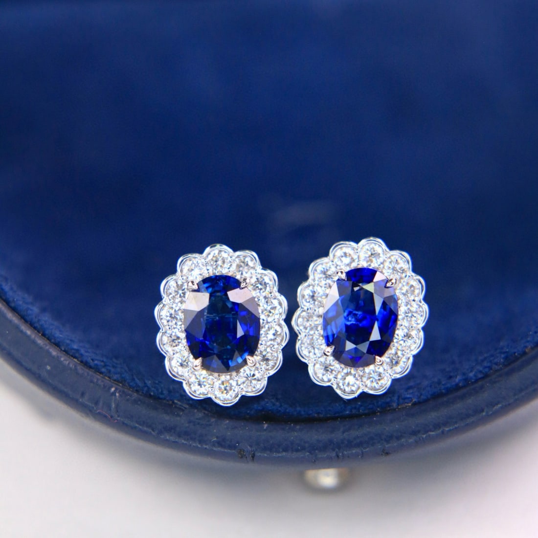 14k Gold 2.39 Ctw Natural Sapphire & Diamond Earrings: Ref:230976273 // gold content:14k gold // main gemstone:sapphire // shape:oval // carat weight:1. 86ct // color:royal blue // treatment:natural // // adjacent gemstone 2 : diamond // shape:round //