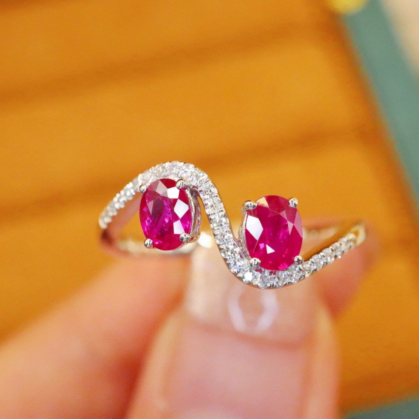 14k Gold 0.71 Ctw Natural Ruby & Diamond Ring: Ref:230976290 // gold content:14k gold // ring size:7. 25us // // main gemstone:ruby // shape:oval // carat weight:0. 63ct // color:red // treatment:natural // // adjacent gemstone 2 : diamond // numb