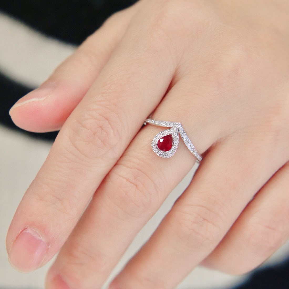 14k Gold 0.48 Ctw Natural Ruby & Diamond Ring - 4