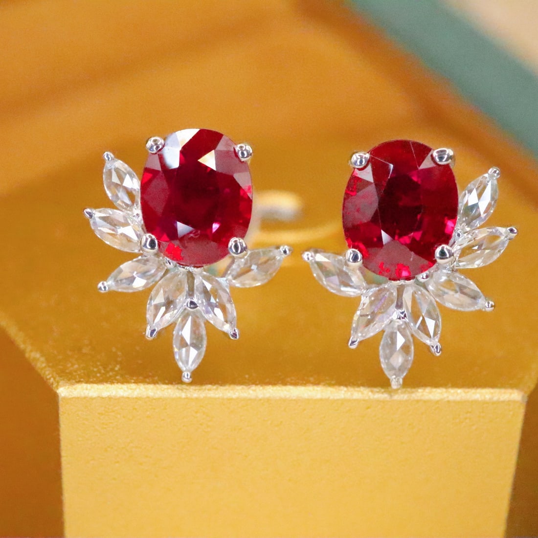 14k Gold 1.23 Ctw Natural Ruby & Diamond Earrings: Ref:230976325 // gold content:14k gold // main gemstone:ruby // shape:oval // carat weight:1. 03ct // color:pigeonblood red // treatment:natural // // adjacent gemstone 2 : diamond // number of
