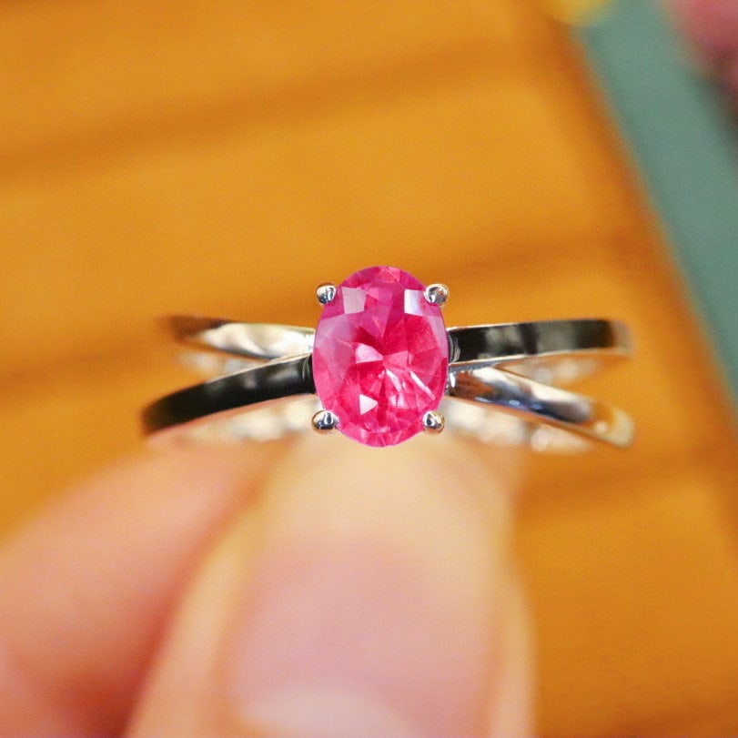 14k Gold 0.62 Ct Natural Ruby Ring: Ref:230976331 // gold content:14k gold // ring size:7. 25us // // main gemstone:ruby // shape:oval // carat weight:0. 62ct // color:red // treatment:natural // Low Estimate: 2600Condition: NewHigh