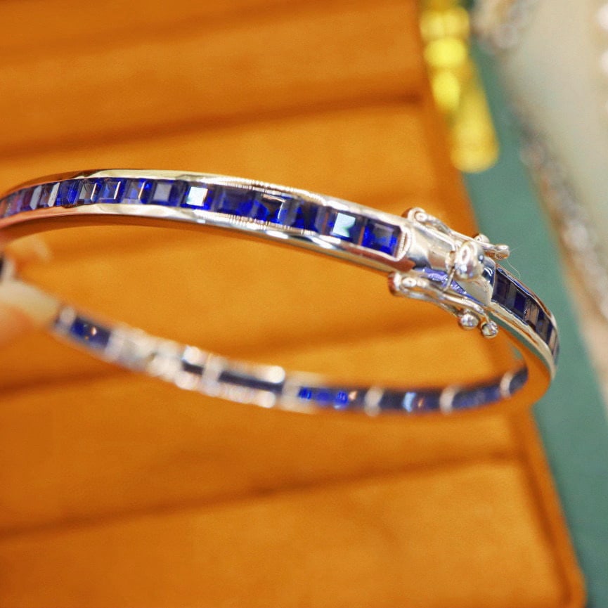 14k Gold 9.16 Ct Natural Sapphire Bangle - 2