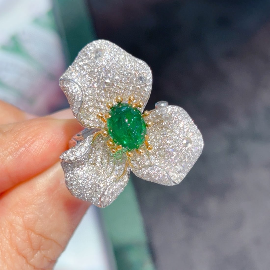 14k Gold 4.62 Ctw Vivid Green Natural Emerald & Diamond & Flowers Ring: Ref:230976369 // gold content:14k gold // ring size:7. 25us // // main gemstone:emerald // shape:oval // carat weight:2. 14ct // color:vivid green // treatment:natural // // adjacent gemstone 2 :