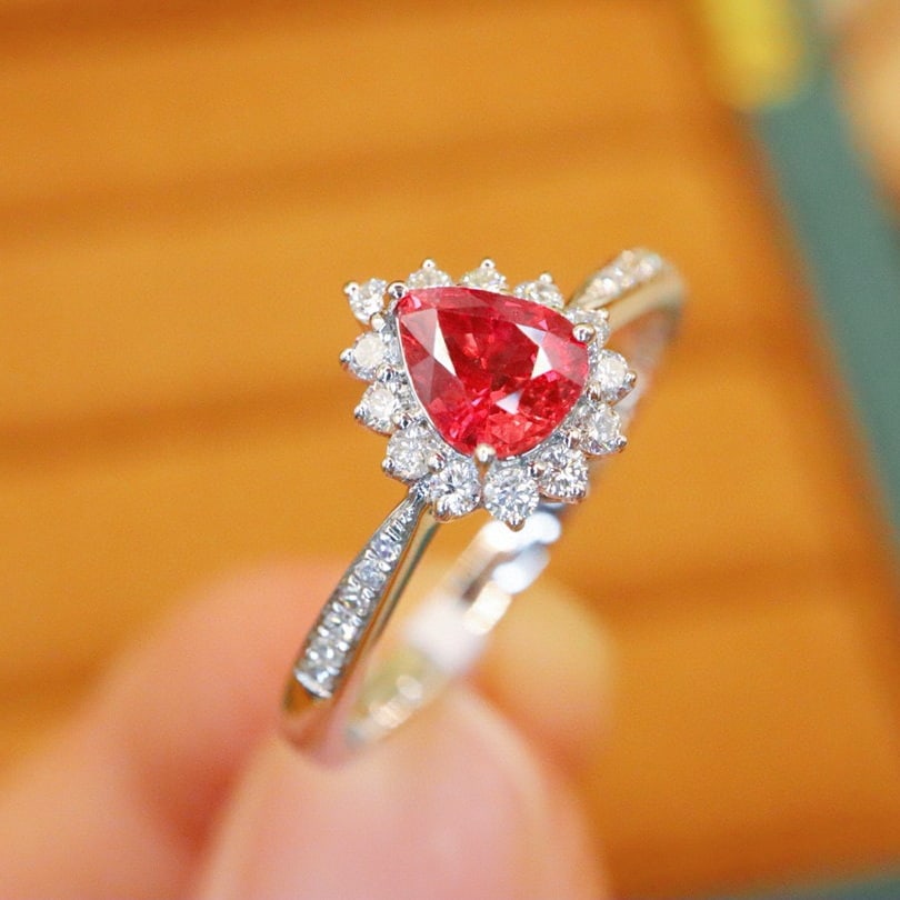 14k Gold 0.78 Ctw Natural Ruby & Diamond Ring - 4