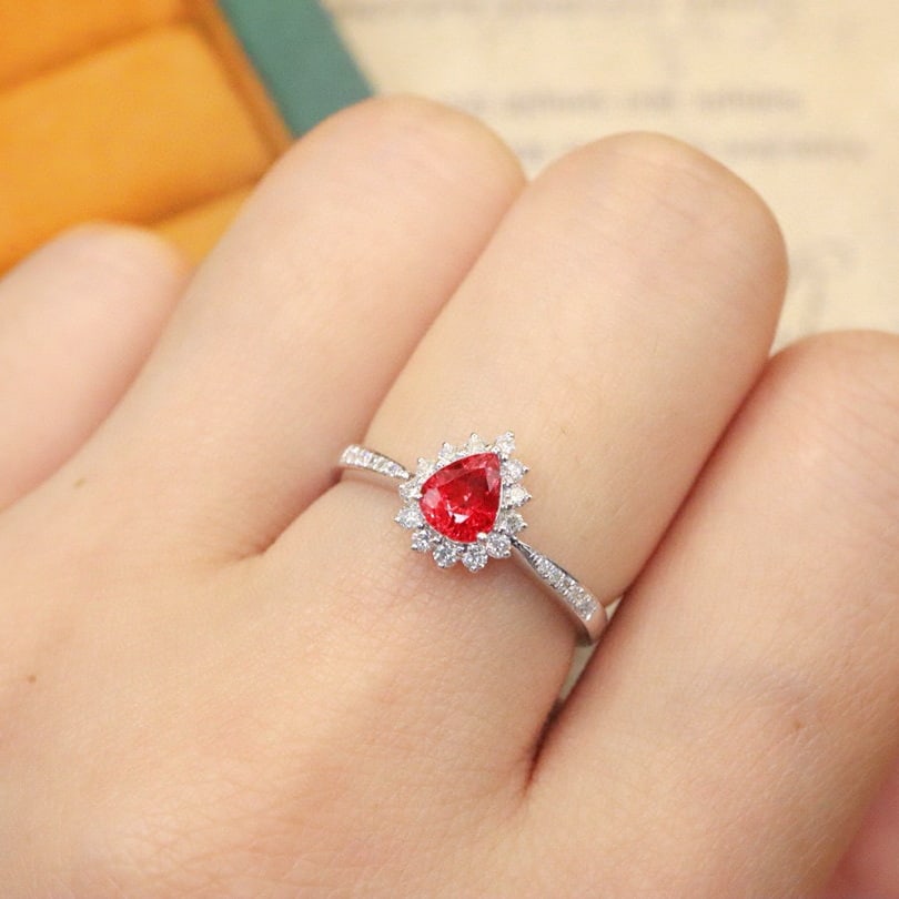 14k Gold 0.78 Ctw Natural Ruby & Diamond Ring - 6