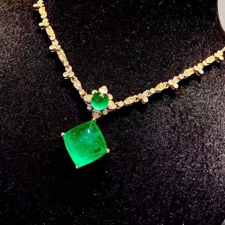 14k Gold 6.02 Ct Natural Emerald & Diamond Necklace - 4