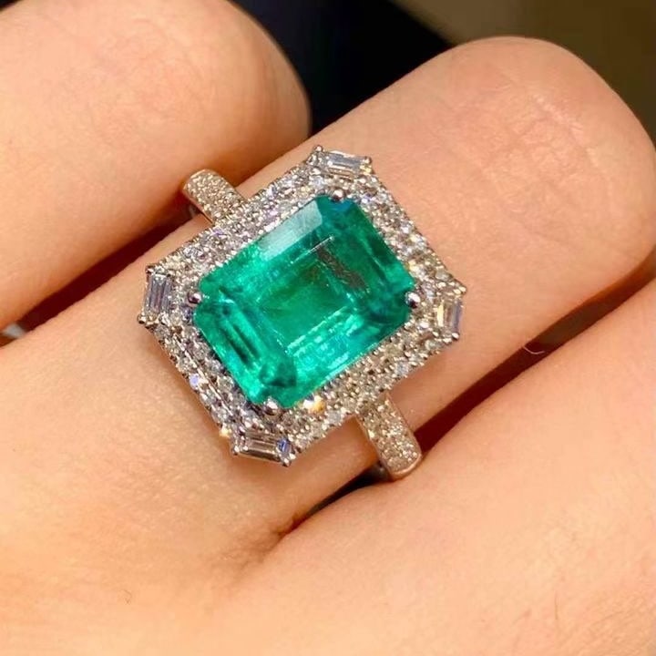 14k Gold 2.4 Ct Natural Emerald & Diamond Ring - 2