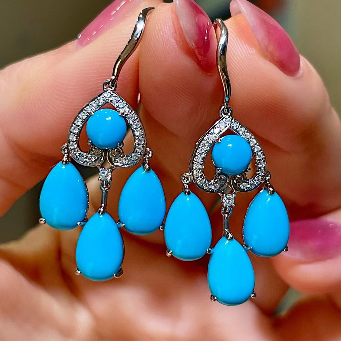 14k Gold 9.22 Ctw Natural Blue Turquoise & Diamond Earrings: Ref:231133109 // gold content:14k gold // main gemstone:blue turquoise // shape:multiple // carat weight:9. 01ct // color:blue // treatment:natural // // adjacent gemstone 2 : diamond //