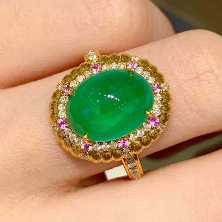 14k Gold 4.1 Ct Natural Emerald & Diamond Ring - 2
