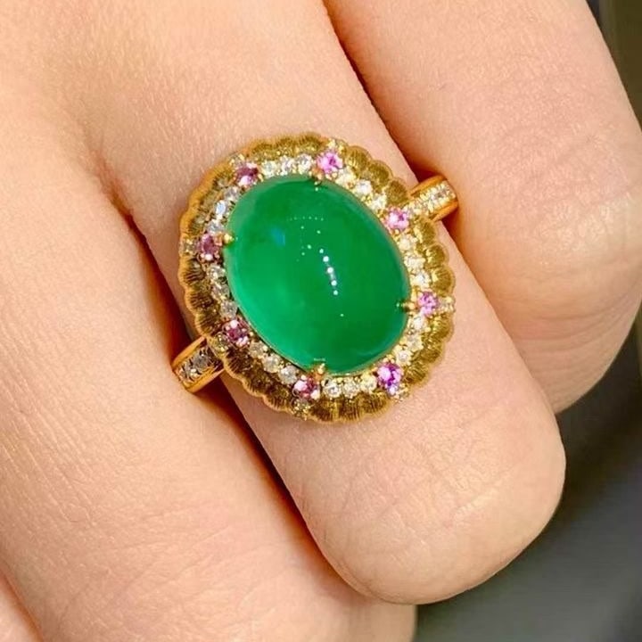 14k Gold 4.1 Ct Natural Emerald & Diamond Ring - 3