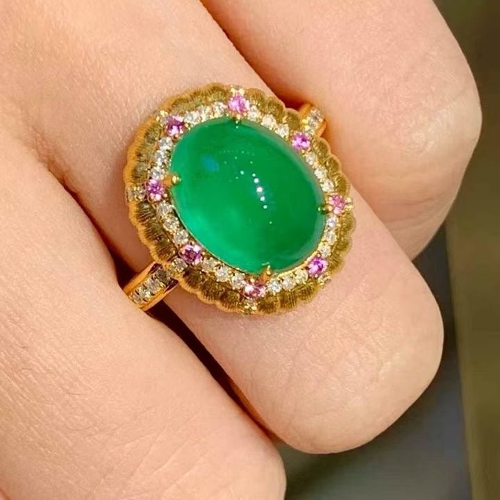 14k Gold 4.1 Ct Natural Emerald & Diamond Ring - 4