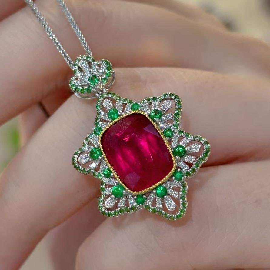 14k Gold 5.00 Ct Natural Tourmaline & Diamond & Tsavorite Pendant( Without Chain ): Ref:231133153 // gold content:14k gold // main gemstone:tourmaline // shape:cushion // carat weight:5. 00ct // color:red // treatment:natural // // adjacent gemstone 2 : diamond // shape:round // clar