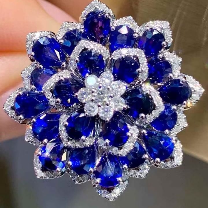 14k Gold 5.2 Ct Natural Sapphire & Diamond Ring - 2