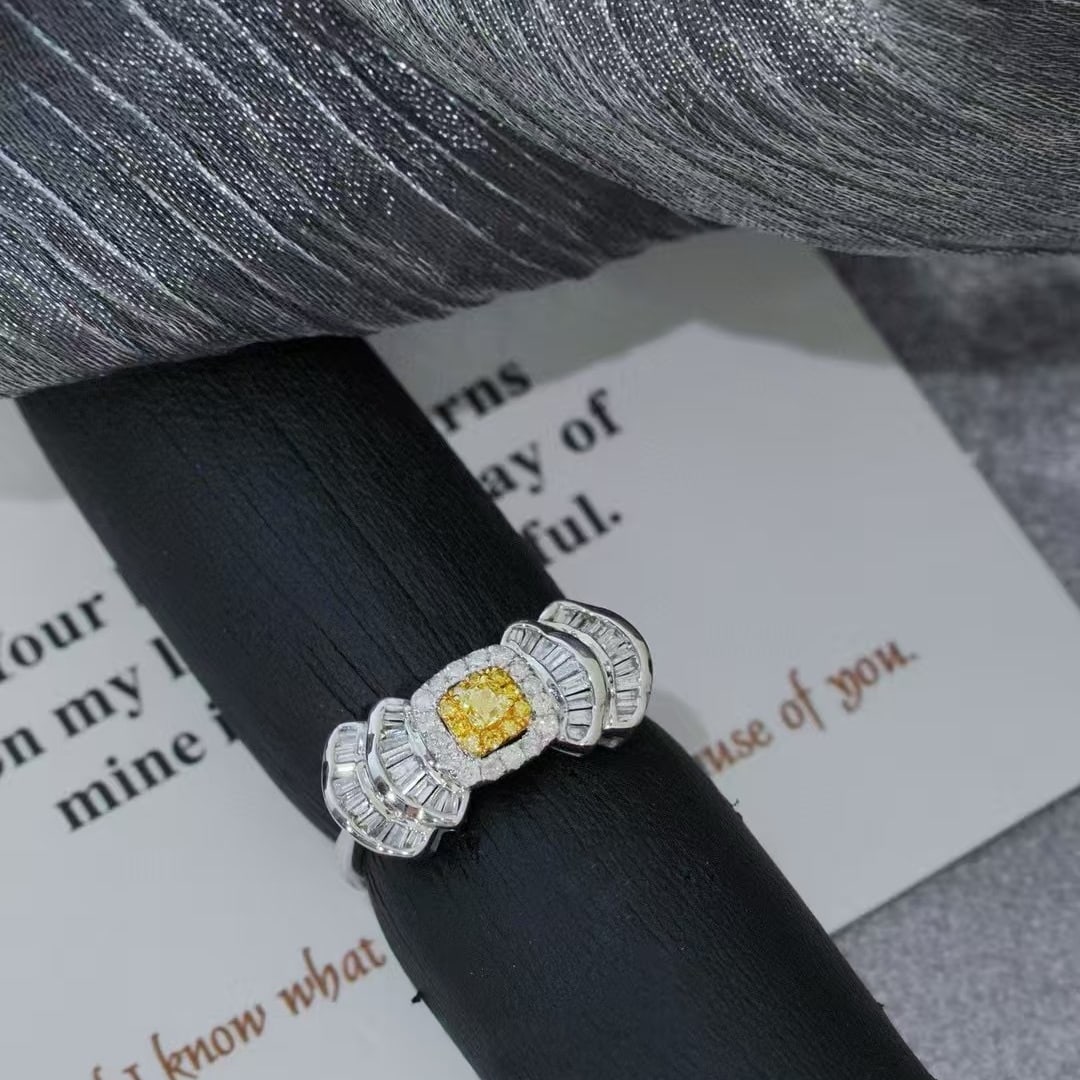 14k Gold 0.65 Ct Natural Color Diamond Ring - 6