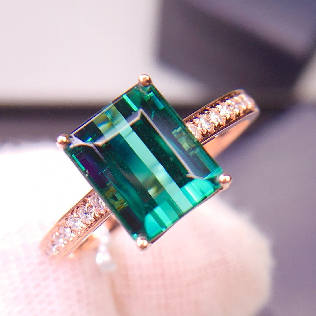 14k Gold 3.2 Ct Natural Tourmaline & Diamond Ring: Ref:231133198 // gold content:14k gold // ring size:7. 25us // // main gemstone:tourmaline // shape:octagonal // carat weight:3. 2ct // color:bluish green // treatment:natural // // adjacent