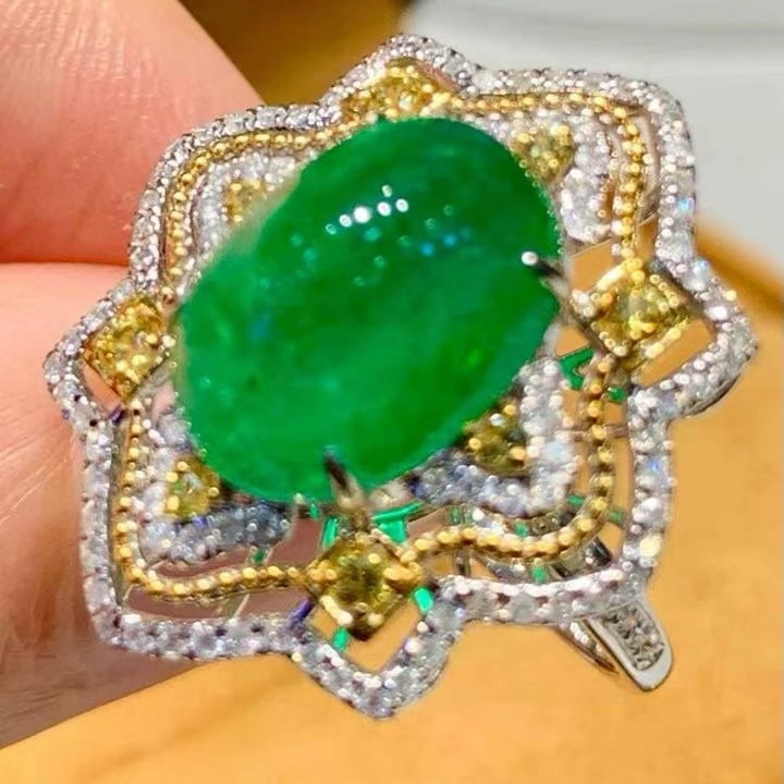 14k Gold 5.2 Ct Natural Emerald & Diamond Ring - 2