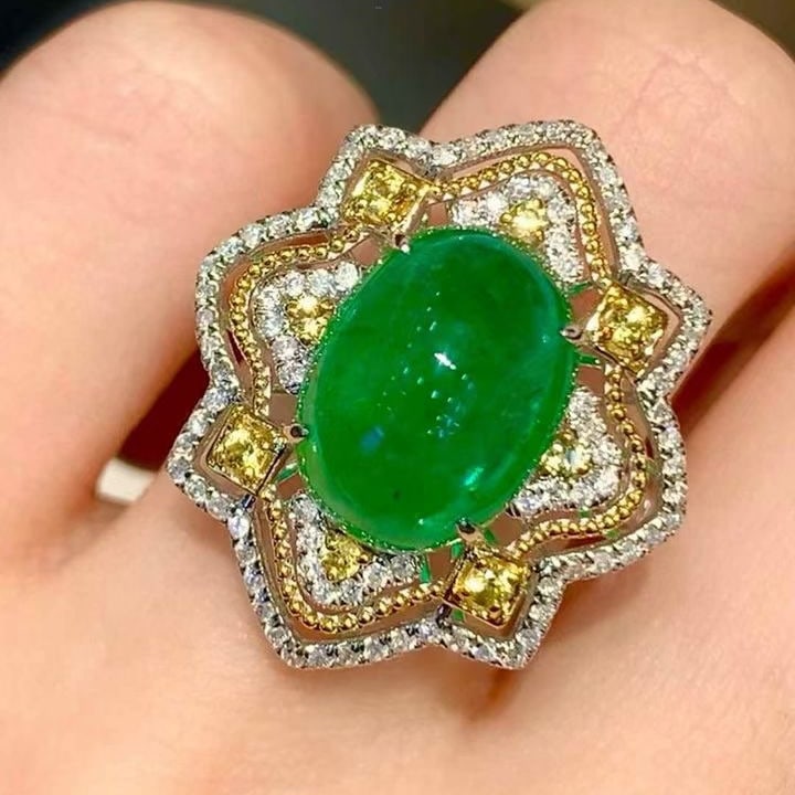 14k Gold 5.2 Ct Natural Emerald & Diamond Ring - 5